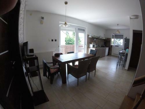 Apartamento D�zsah�z