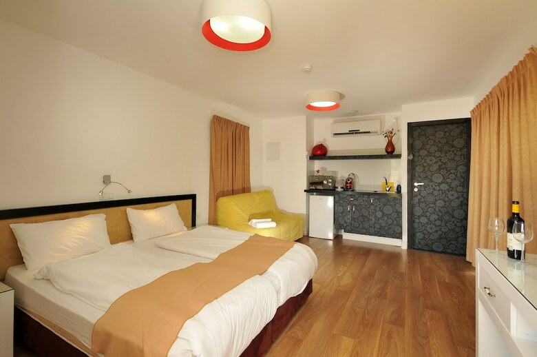 Hotel Kinneret Village
