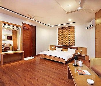 Hotel Mandakini Plaza, Kanpur