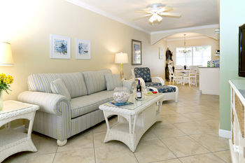 Hotel Barefoot Beach Resort