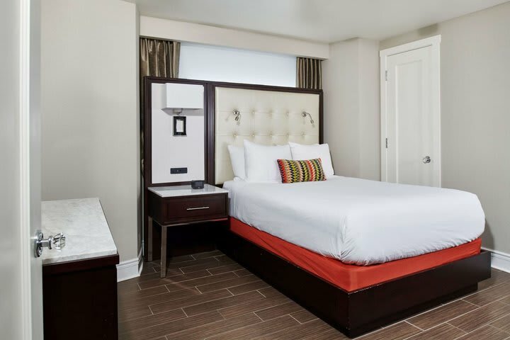 Alex Johnson Hotel