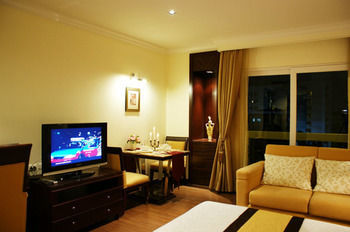 Hotel Lk Renaissance