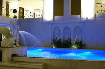 Hotel Lk Renaissance