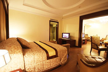Hotel Lk Renaissance