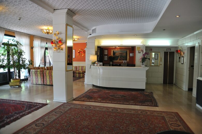 Hotel Salus