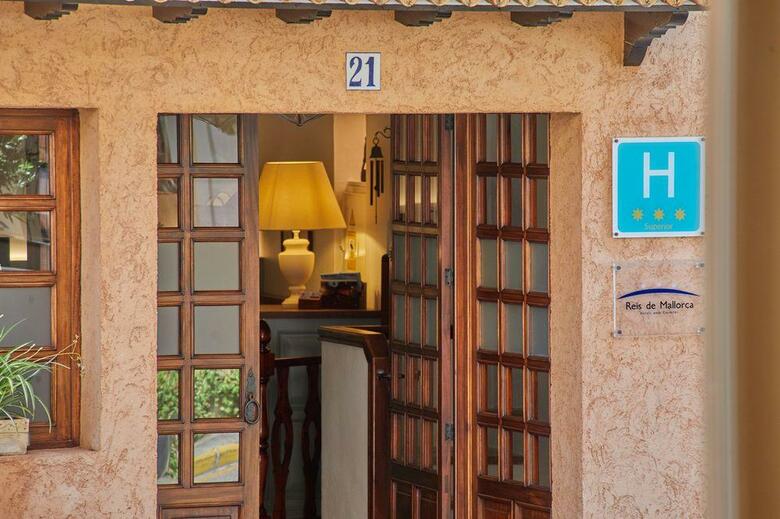 Petit Hotel Ses Rotges
