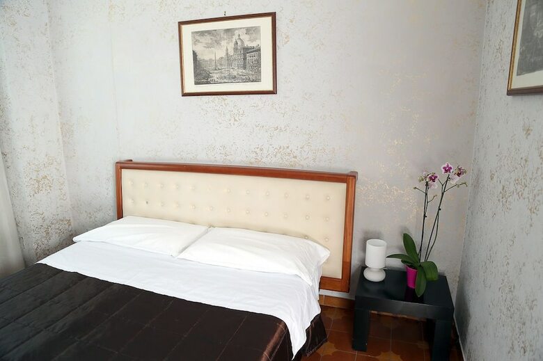 Hotel Roma Room
