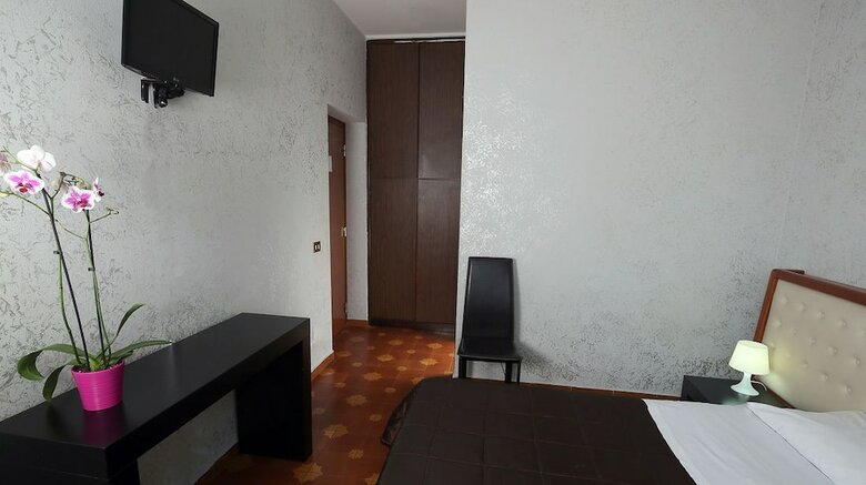 Hotel Roma Room