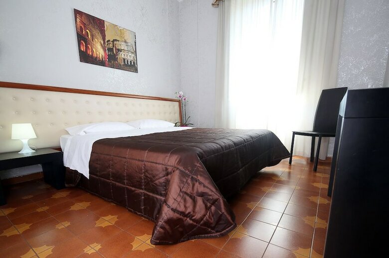 Hotel Roma Room