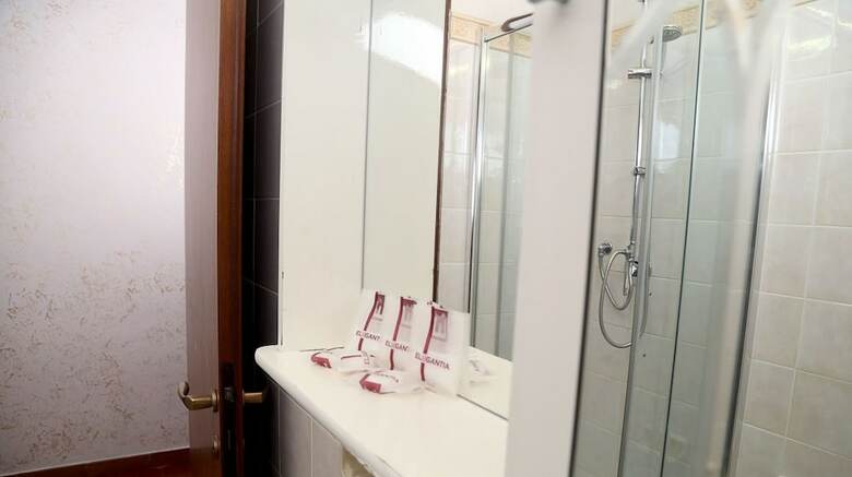 Hotel Roma Room