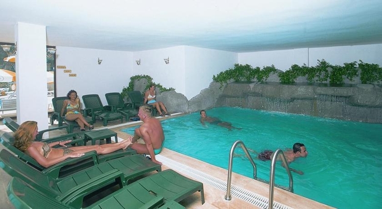 Hera Beach Hotel