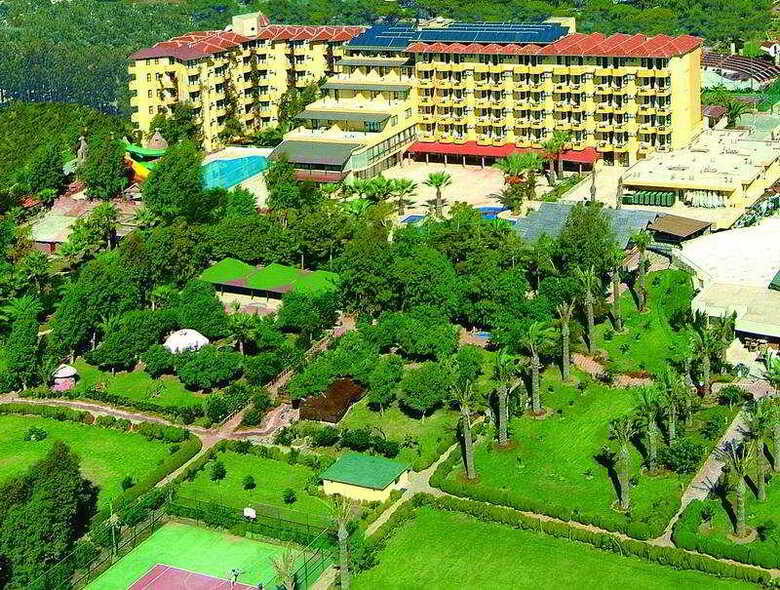 Mc Mahberi Beach Hotel