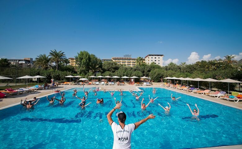 Mc Mahberi Beach Hotel