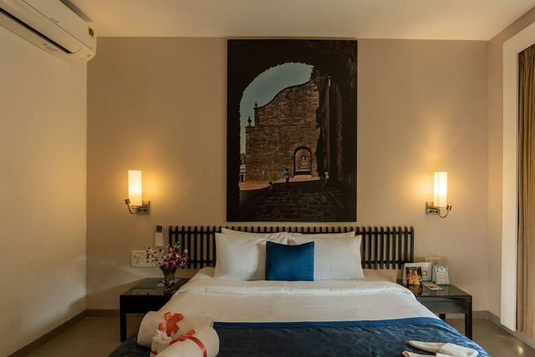 Hotel Whispering Palms Beach Resort