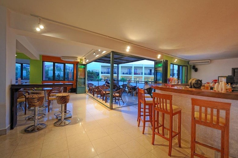 Hotel Gouves Park
