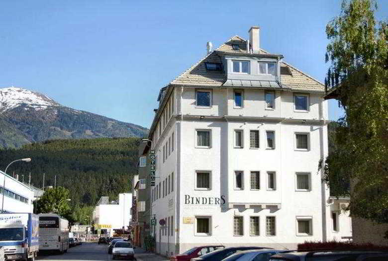 Art Hotel Binders