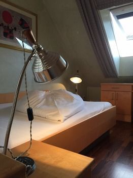 Art Hotel Binders