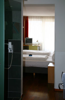 Art Hotel Binders
