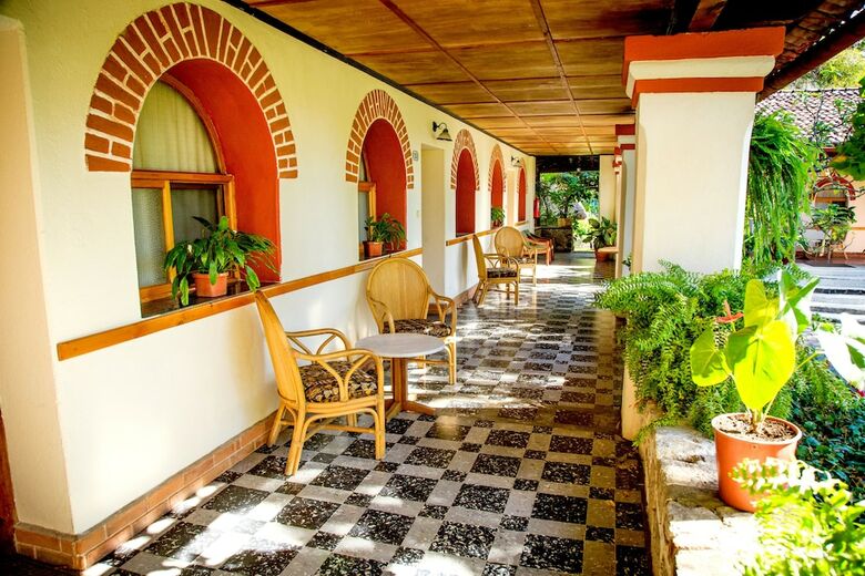 Regis Hotel & Spa