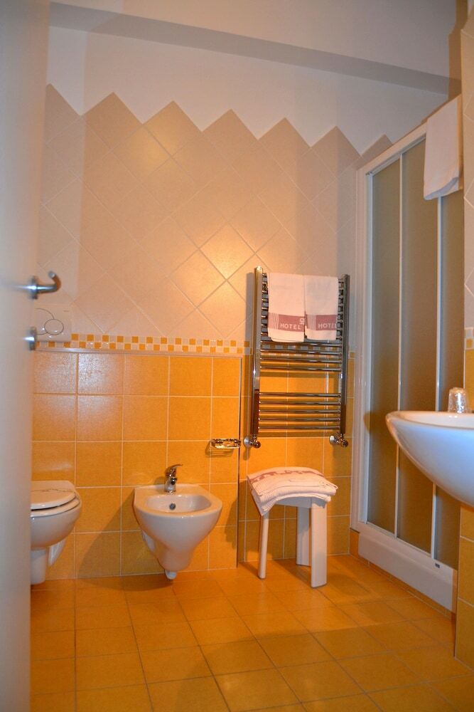 Hostal Diana Inn Accommodations