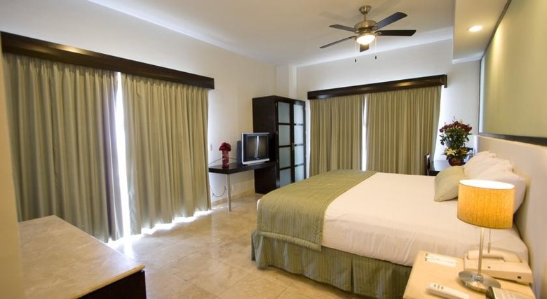 Coral Island Hotel & Spa