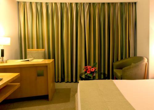 Hotel Peninsula Grand