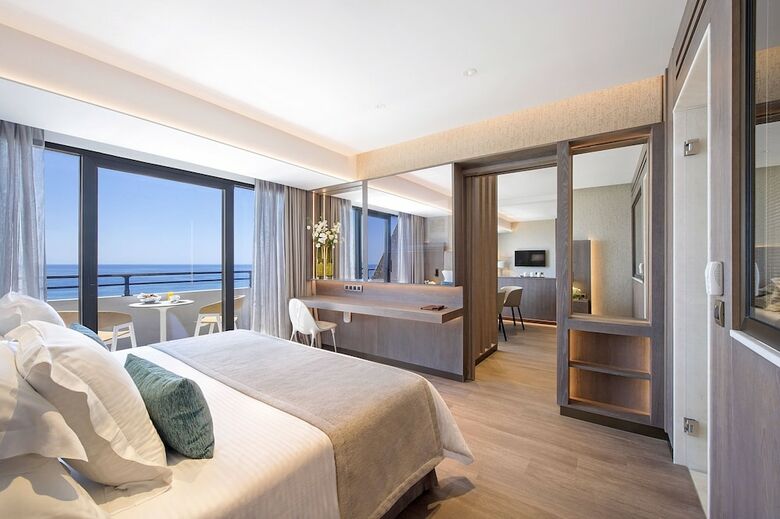 Amathus Beach Hotel