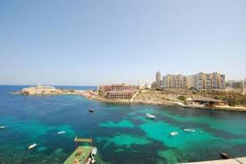Large St Julians Apartment