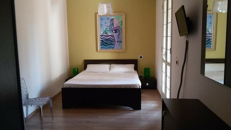 Bed & Breakfast Def House