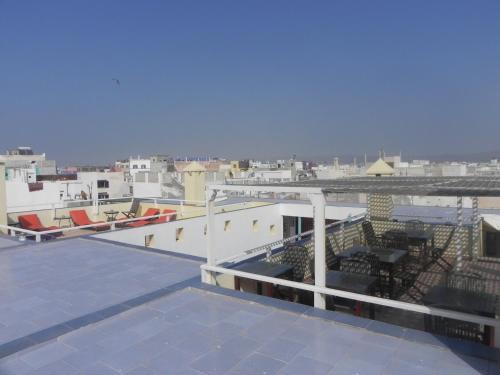 Riad Ryad Watier