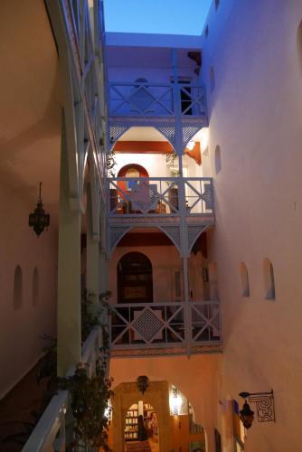 Riad Ryad Watier