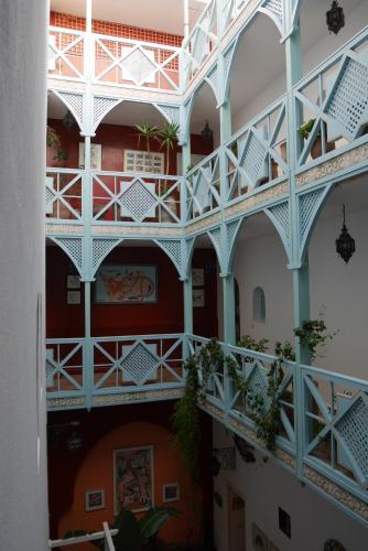 Riad Ryad Watier