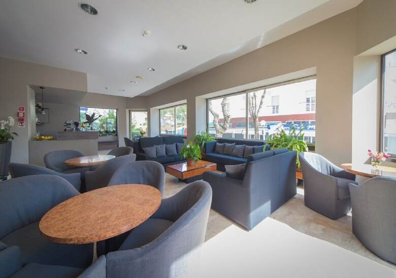 Mediterraneo Hotel & Suites