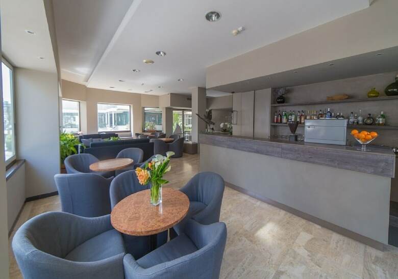 Mediterraneo Hotel & Suites
