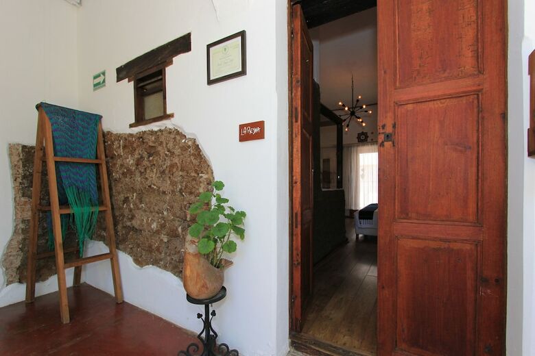 Sereno Art Hotel