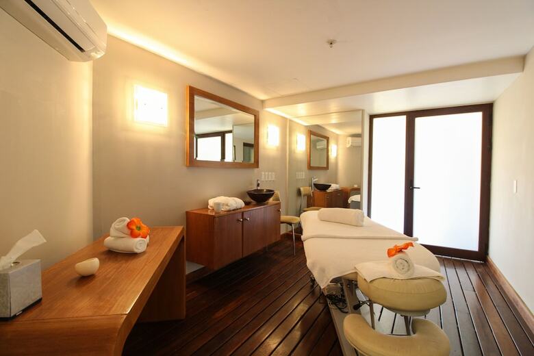 Sereno Art Hotel