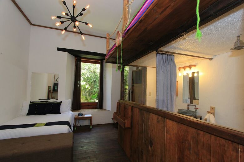 Sereno Art Hotel