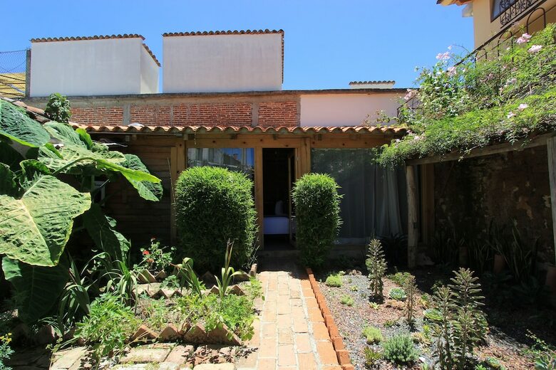 Sereno Art Hotel