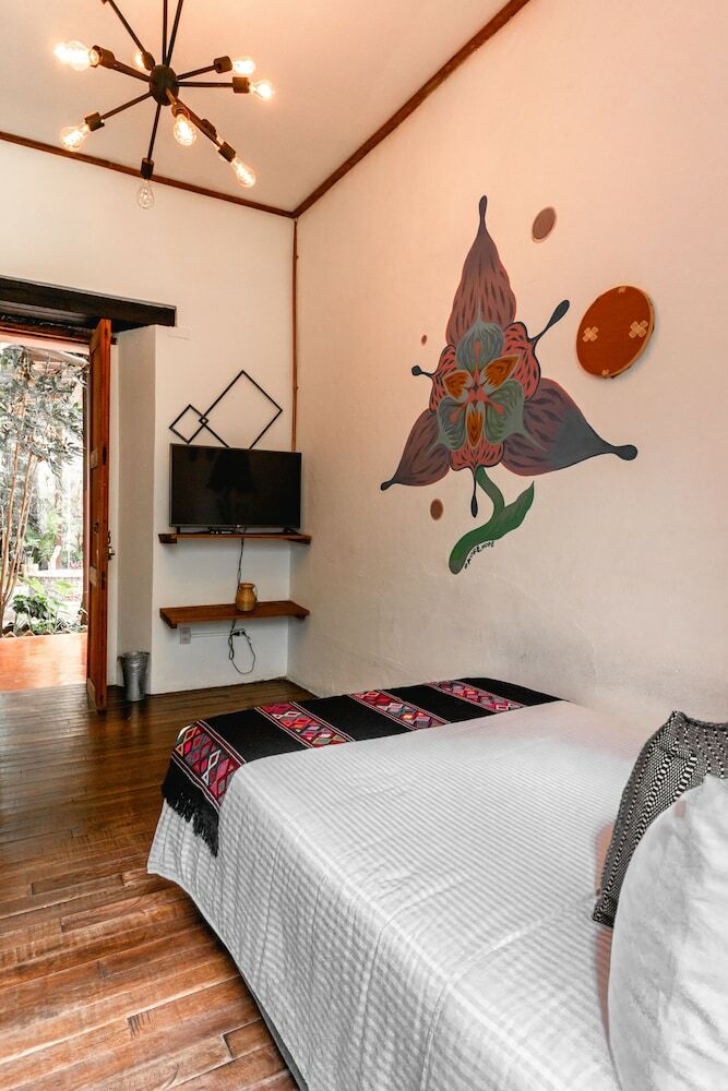 Sereno Art Hotel