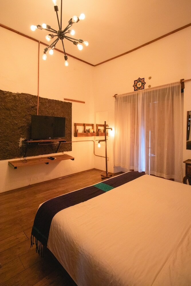 Sereno Art Hotel