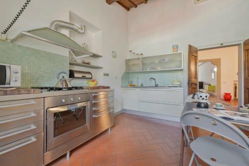 Artemisia Halldis Apartment