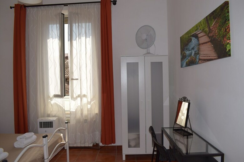 Hostal Rose Santamaria Residence