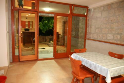 Apartments Villa ?u?uk