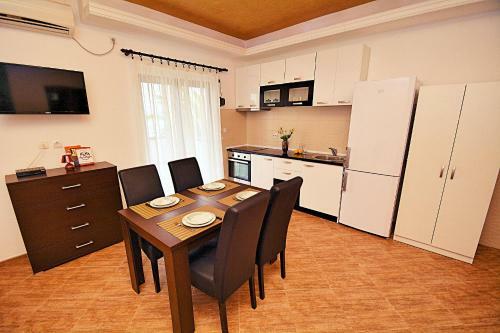 Cattaroom Apartments