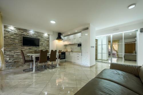 Kvin2 Apartments