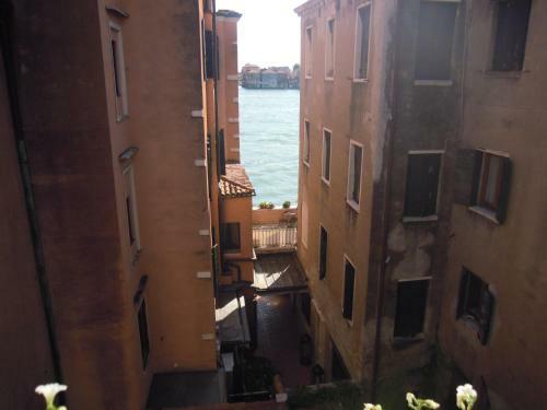 Hostal La Residenza 818