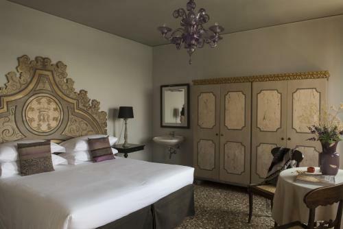 Hostal La Residenza 818