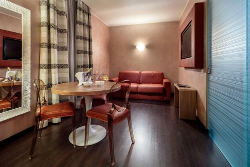 Base Hotel To Work