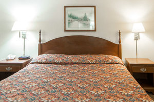 Hotel Econo Lodge Inn  And  Suites East