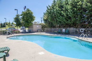 Hotel Econo Lodge Inn  And  Suites East